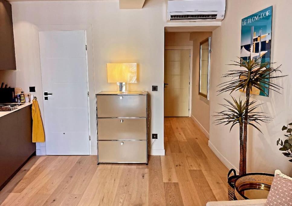 Massena Street, 2 Rooms Balcony นีซ ภายนอก รูปภาพ